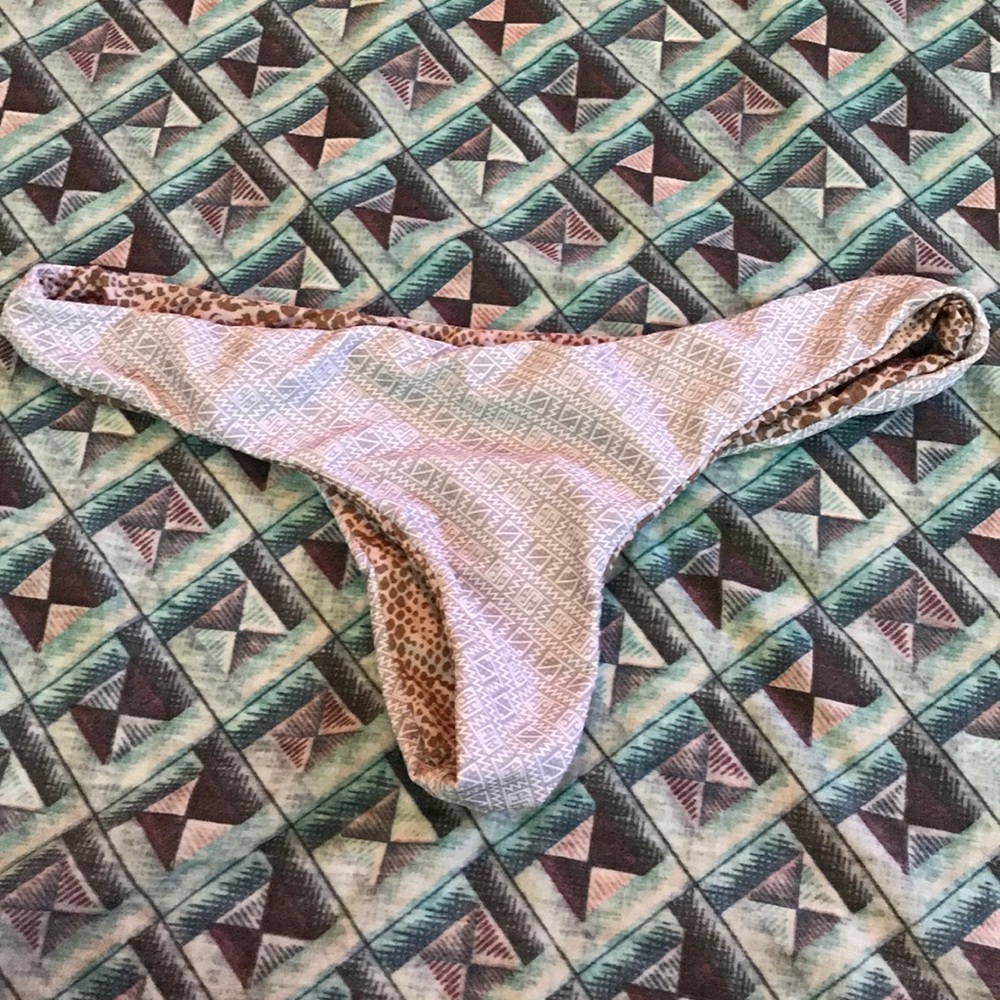 ✨TRADED✨Acacia Hookipa bottoms